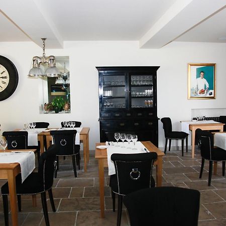 Le Pre Du Moulin - Maison Alonso - Hotel & Restaurant Сериньян-дю-Конта Экстерьер фото