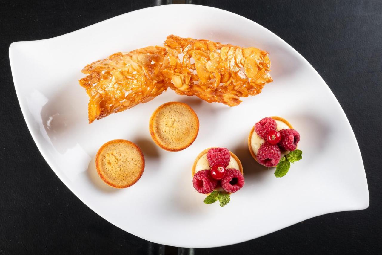 Le Pre Du Moulin - Maison Alonso - Hotel & Restaurant Сериньян-дю-Конта Экстерьер фото