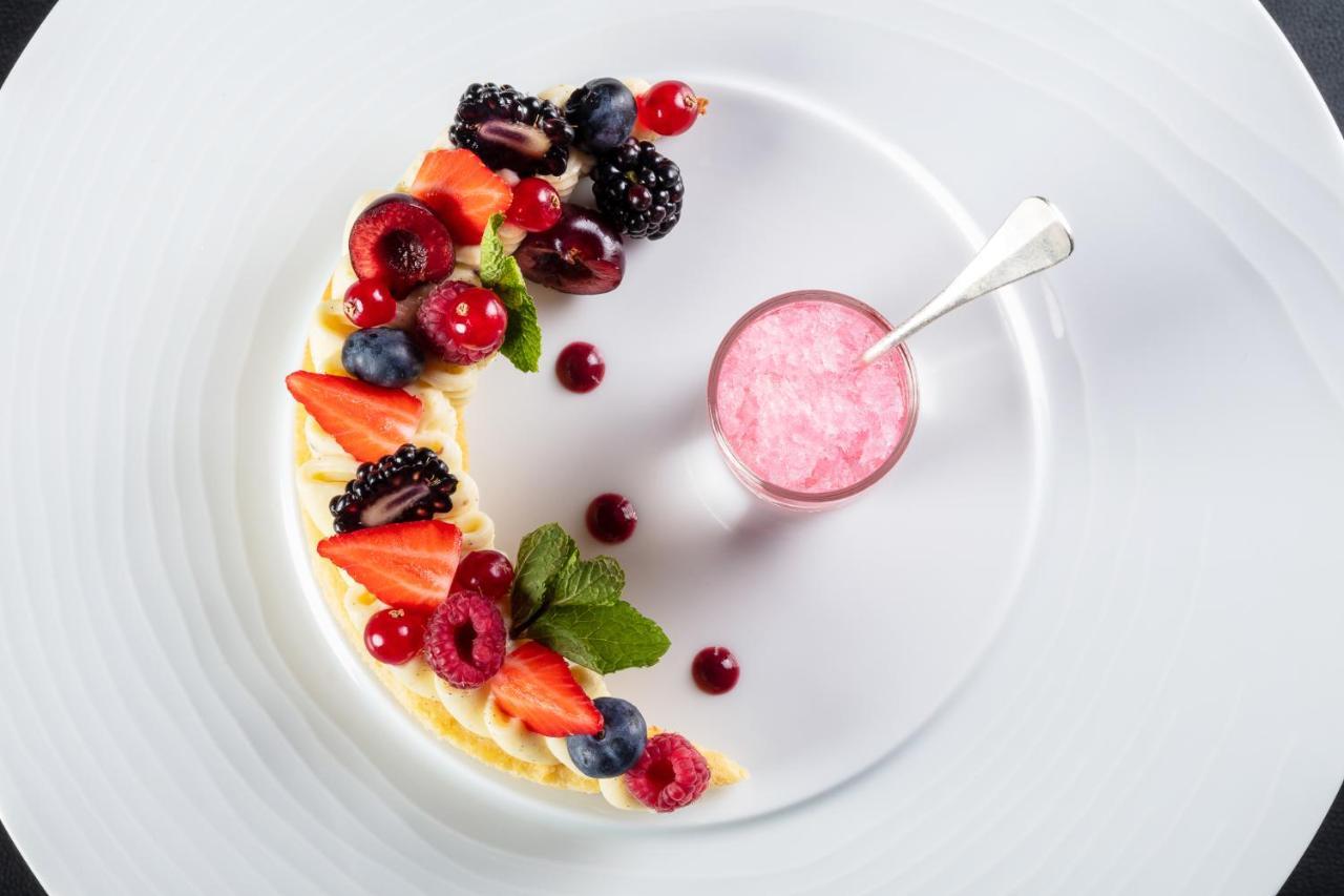 Le Pre Du Moulin - Maison Alonso - Hotel & Restaurant Сериньян-дю-Конта Экстерьер фото
