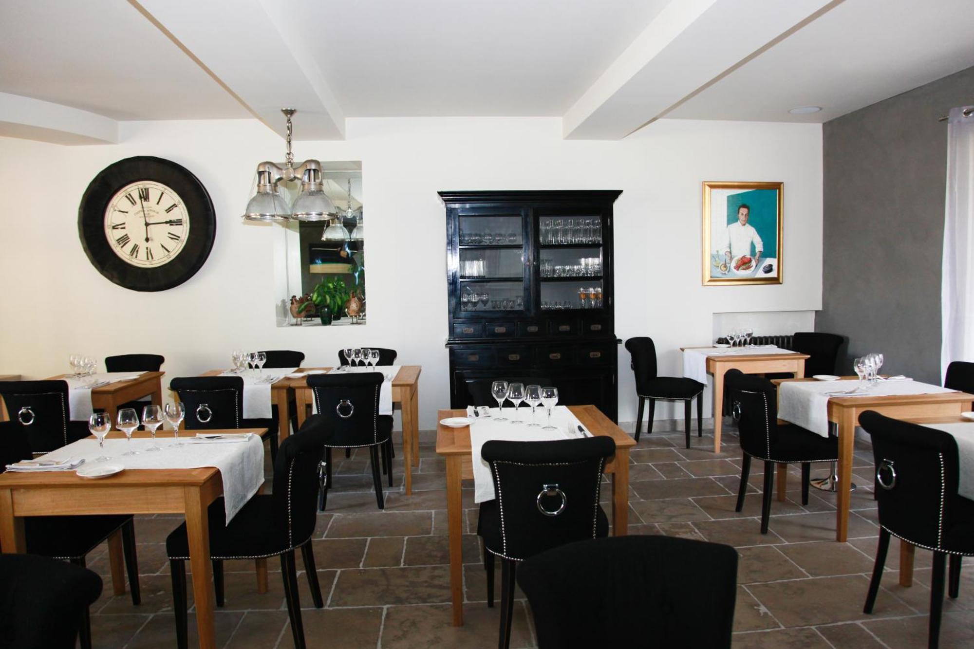 Le Pre Du Moulin - Maison Alonso - Hotel & Restaurant Сериньян-дю-Конта Экстерьер фото